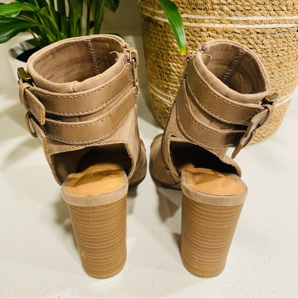 New Direction Adivan Peep Toe Ankle Bootie Boot Women’s 8 - 4” Heel - Picture 6 of 6